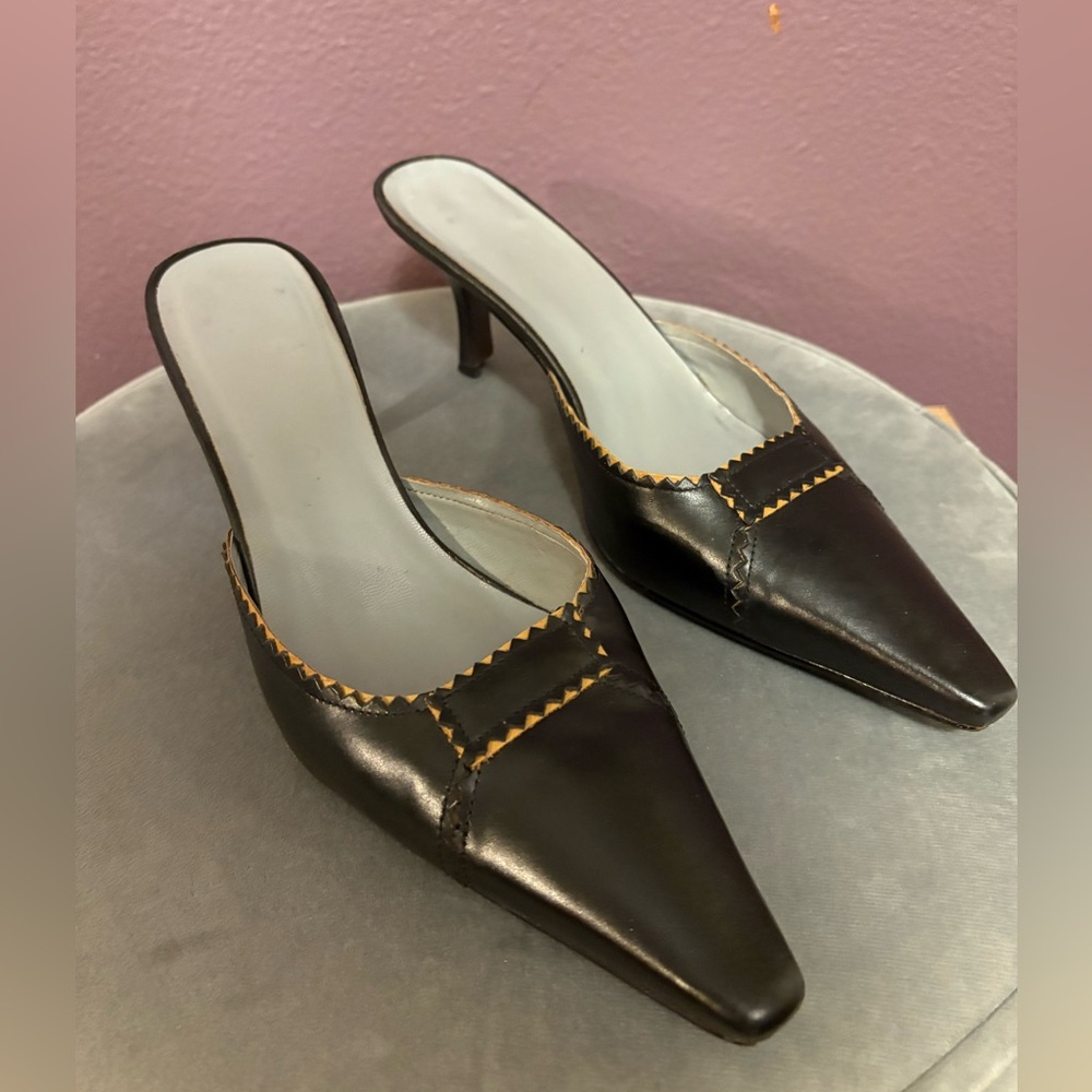 Vintage BCBG Paris Kitten Heels